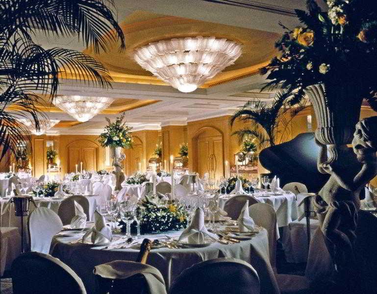 Grand Coloane Resort Макао Ресторант снимка The ballroom at the Grand Hyatt Manila