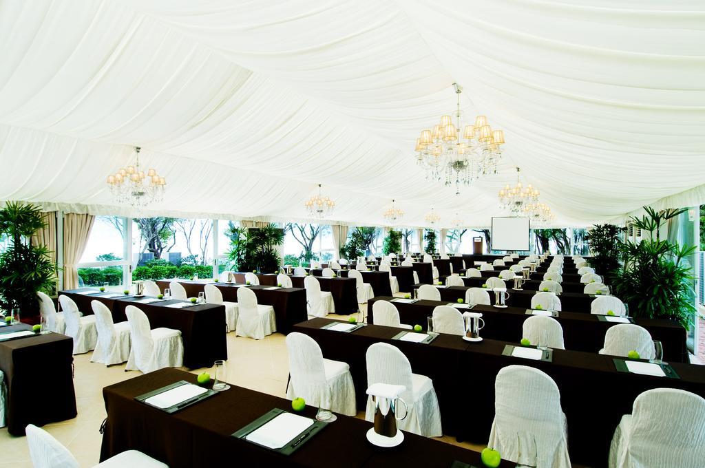 Grand Coloane Resort Макао Екстериор снимка The tent at the Four Seasons Hotel